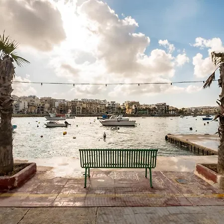 Sunrise With Seaviews Terrace Apartment, Sleep 8 Marsaskala