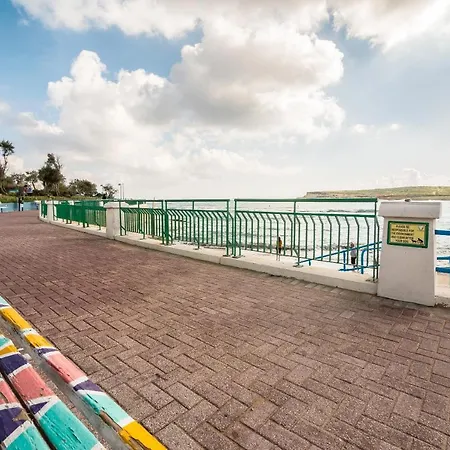 Sunrise With Seaviews Terrace Apartment, Sleep 8 Apartament Marsaskala