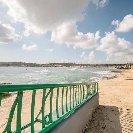 Sunrise With Seaviews Terrace Apartment, Sleep 8 Apartament *