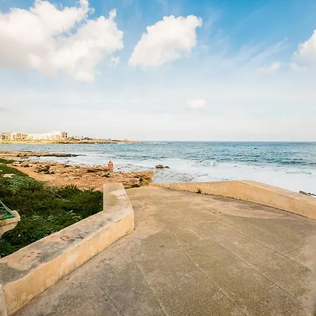 Sunrise With Seaviews Terrace Apartment, Sleep 8 Apartament Marsaskala