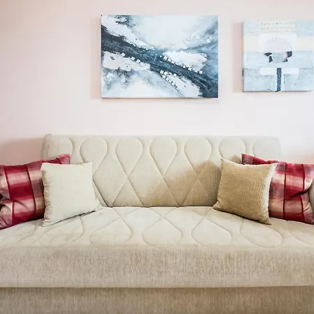 Sunrise With Seaviews Terrace Apartment, Sleep 8 Marsaskala