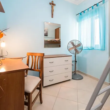 Sunrise With Seaviews Terrace Apartment, Sleep 8 Apartament